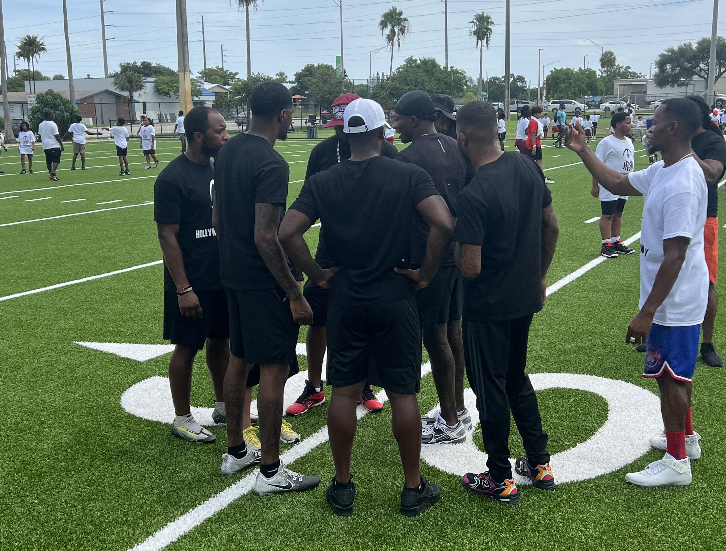 NFL star hosts fourth annual Hollywood Brown Day Football Camp
