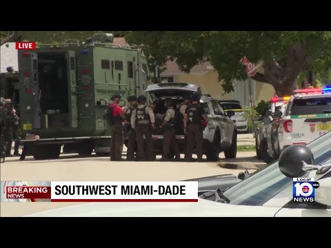 Miami-Dade SWAT team standoff unfolds in Kendale Lakes